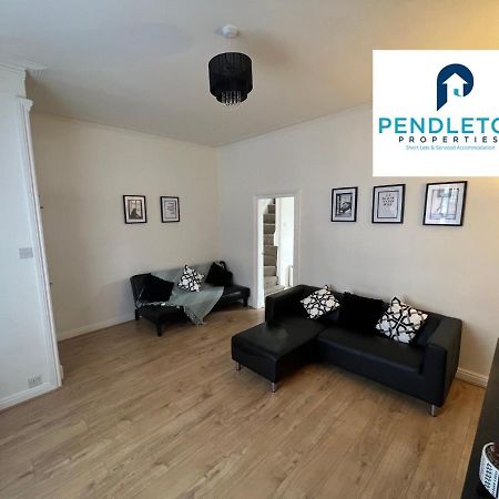 Modern 3 Bed House With Free Parking And Wi-Fi Vila Preston  Exterior foto